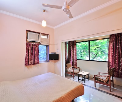 Hotel Raviraj